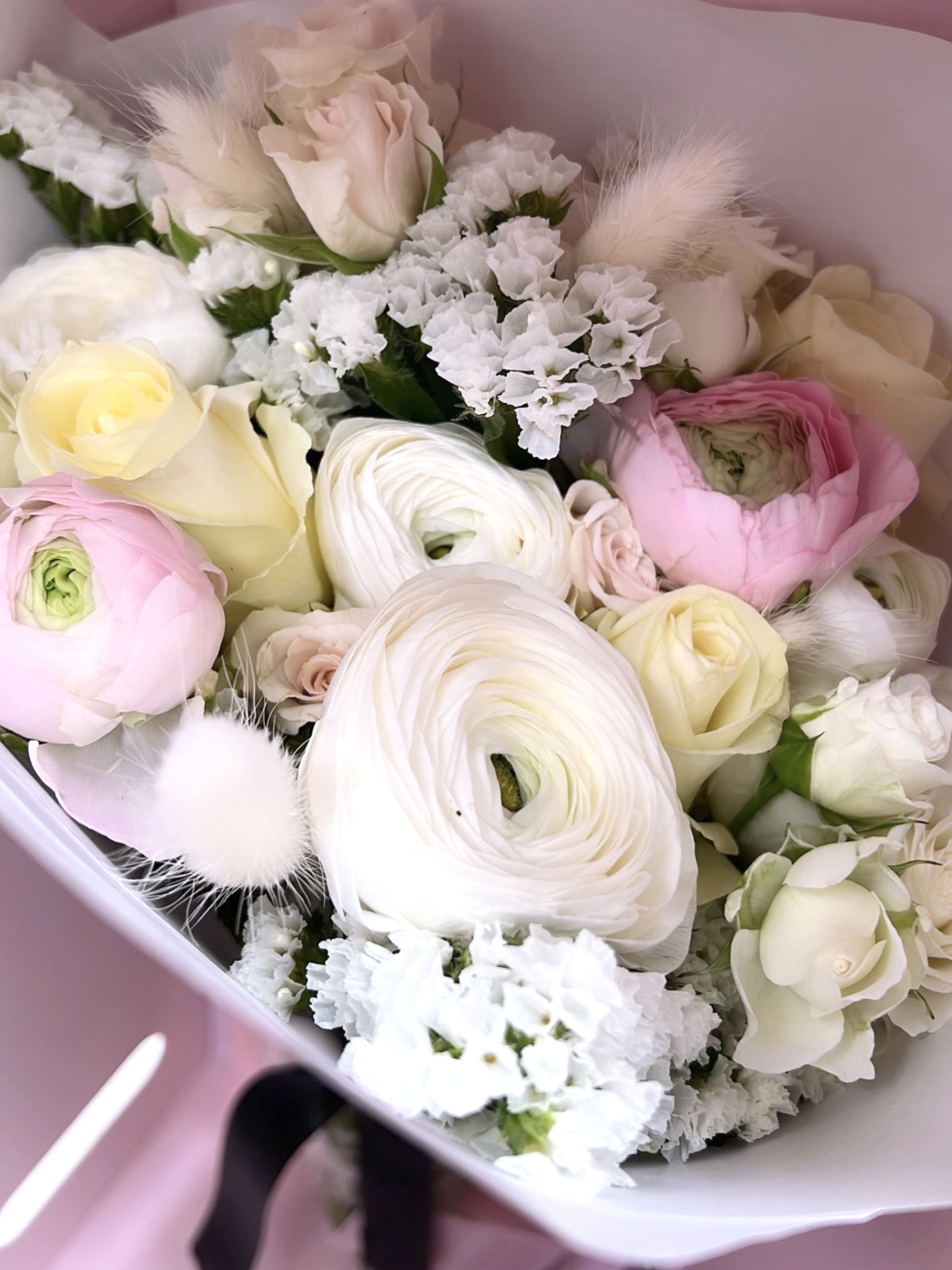 Luxury White Flowers Delivered in UK - FLOWERFIX