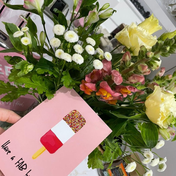 A Pretty Bunch - Best Letterbox Flowers - Flowers Delivered - FLOWERFIX